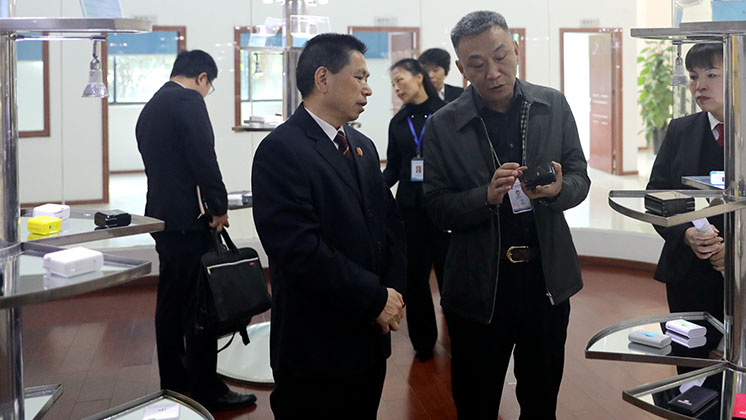 “送法進(jìn)企業(yè)、服務(wù)自貿(mào)區(qū)”——市中級(jí)人民法院為炬神電子提供優(yōu)質(zhì)司法服務(wù)