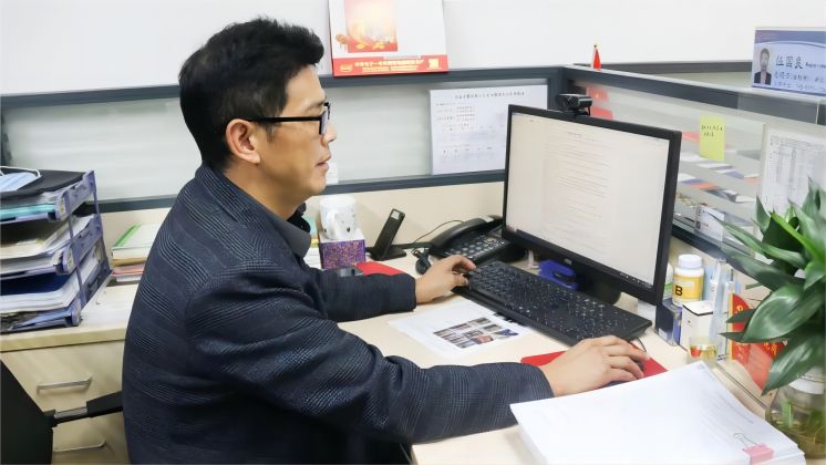 伍國良，“卷王”實錘了！