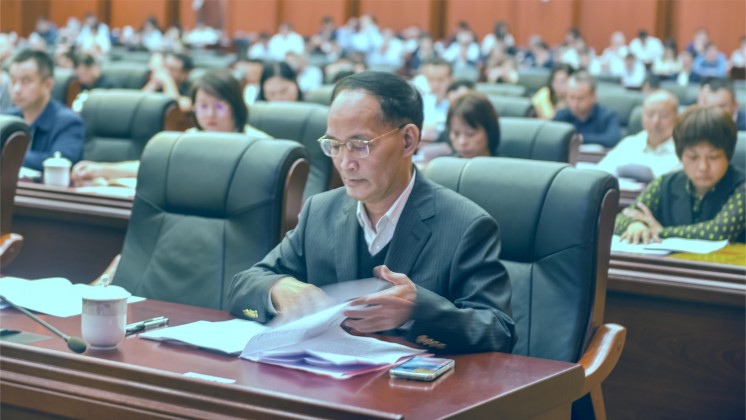 湖南炬神電子榮獲“新郴州貢獻獎”，董事長楊譓鵬作代表發(fā)言